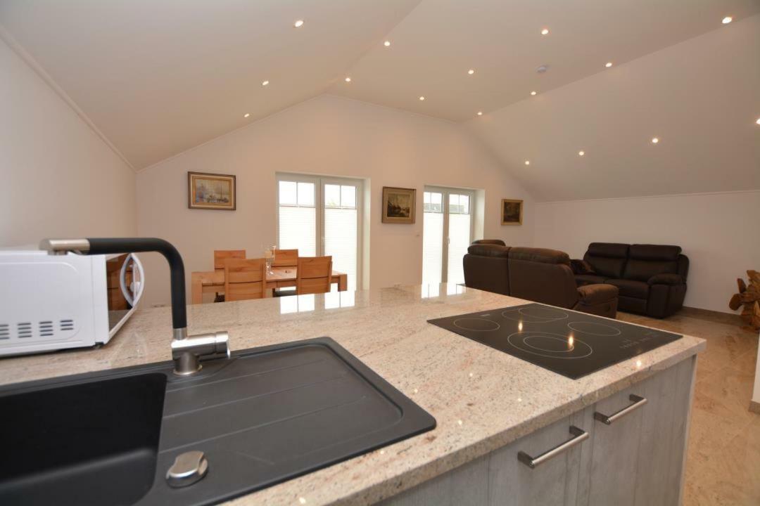 Ferienhaus Merzijana บือซุม ภายนอก รูปภาพ